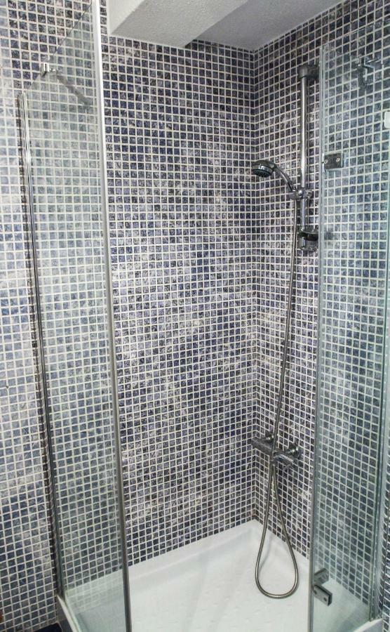Cozy And Spacious Apartment In Graca, リスボン エクステリア 写真