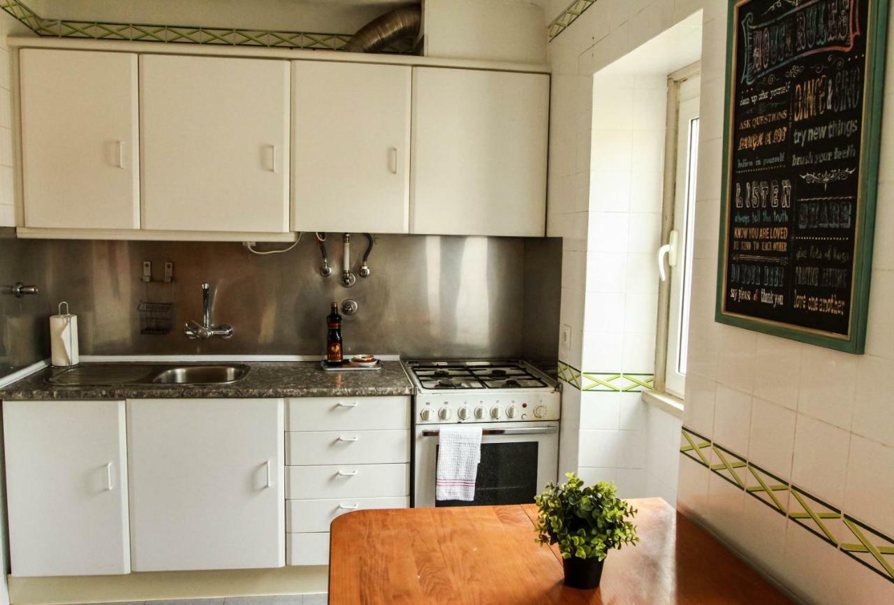 Cozy And Spacious Apartment In Graca, リスボン エクステリア 写真
