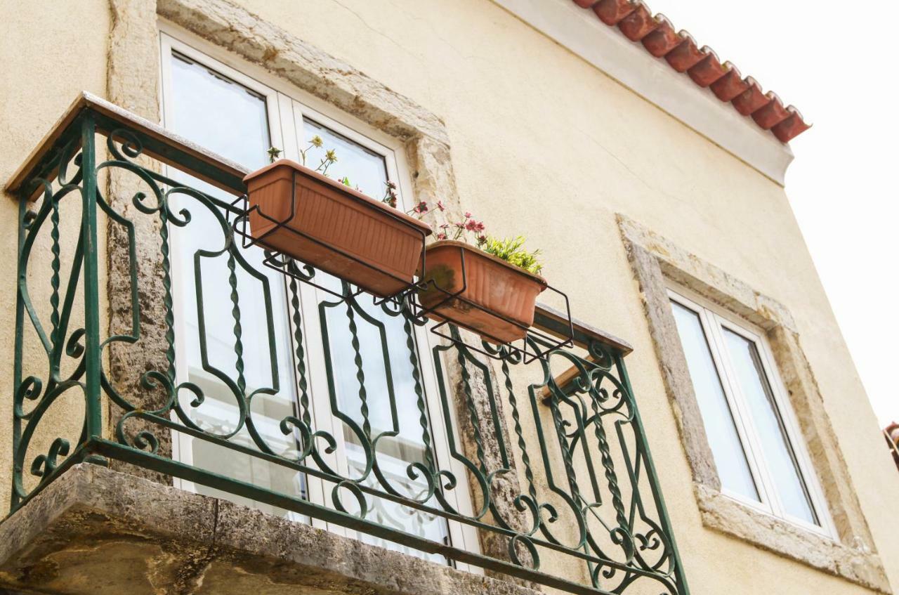 Cozy And Spacious Apartment In Graca, リスボン エクステリア 写真